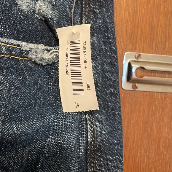 NWT Old Navy High Rise Distressed Slouchy Straight Jeans - Picture 12 of 16